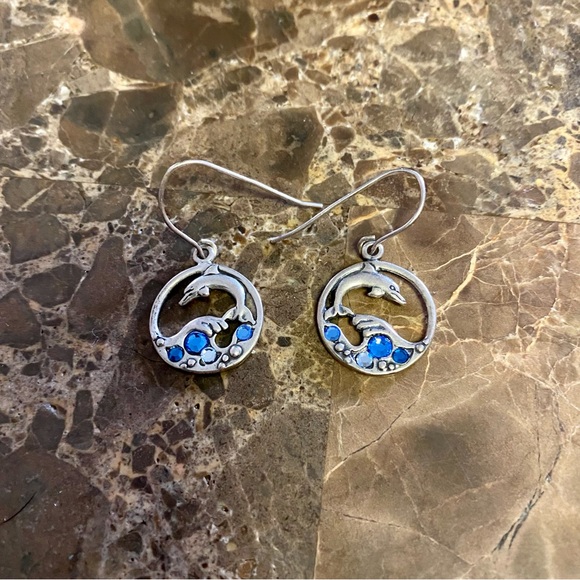 .925 silver dolphin earrings - Picture 1 of 2
